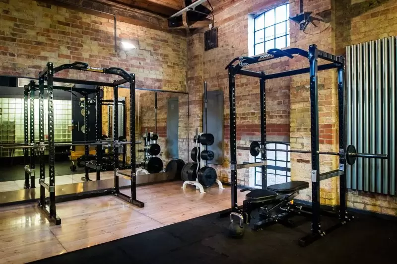 squat rack and bar bell