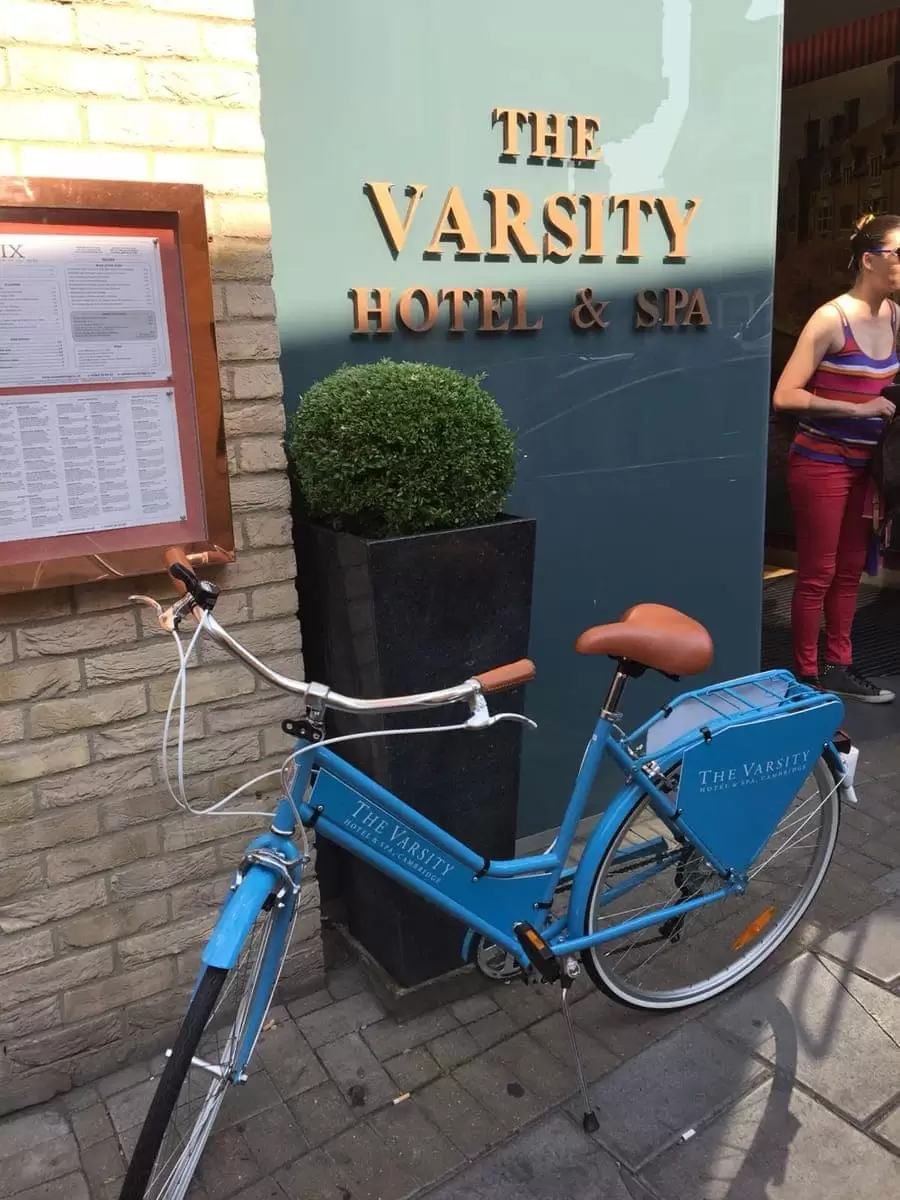 Bike outside the Varsity Hotel Cambridge
