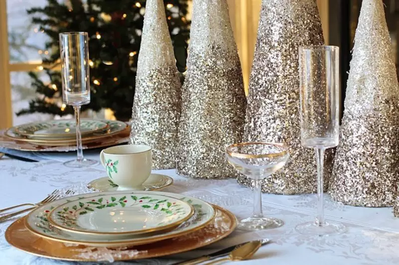 christmas table setting with gold accents