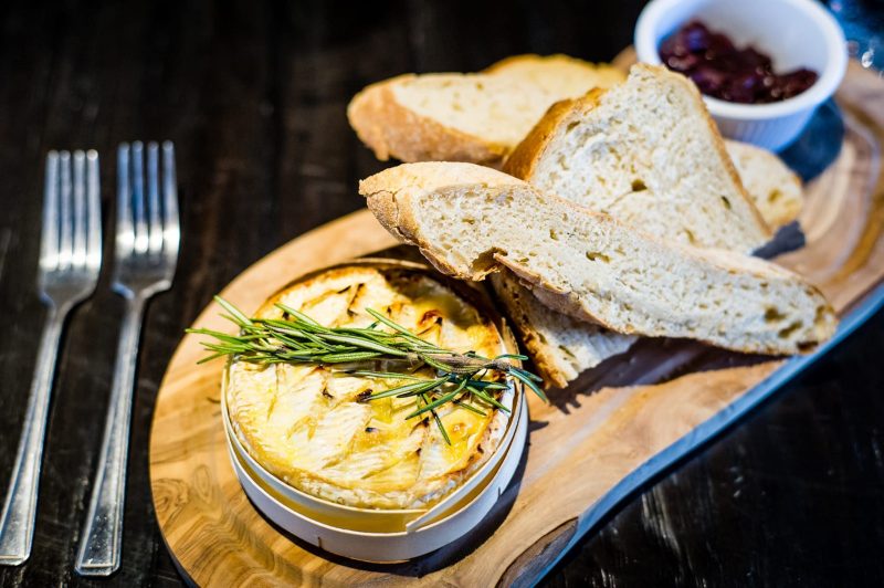 baked camembert with rosemary and toasted bread