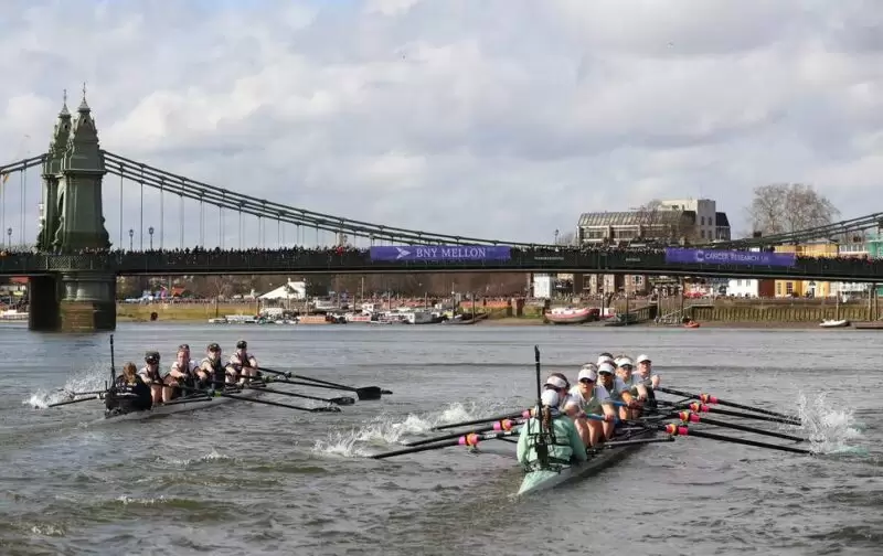 boat race on the river cam